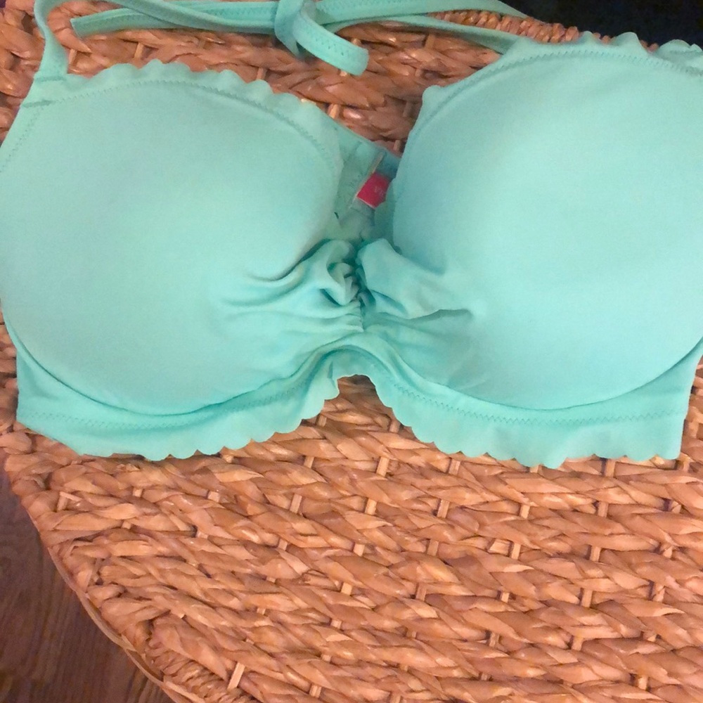 VS Scalloped Bandeau Bikini Top